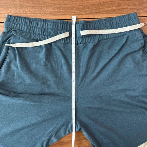 Vuori Women's performance Jogger Pants size small - Picture 10 of 10